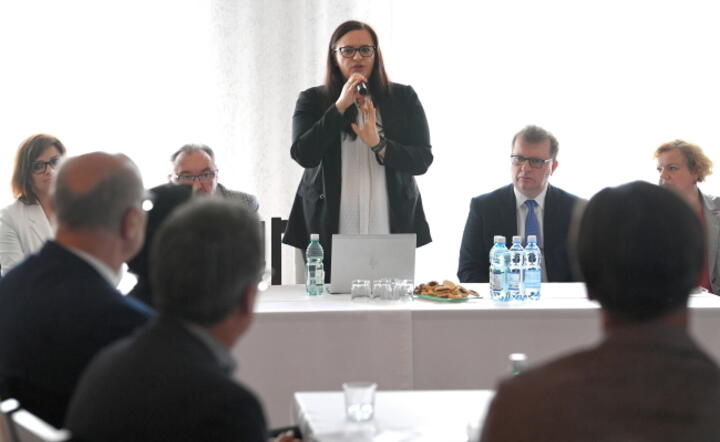 Minister Małgorzata Jarosińska-Jedynak rozmawiała z przedsiębiorcami i samorządowcami / autor: PAP/ Darek Delmanowicz