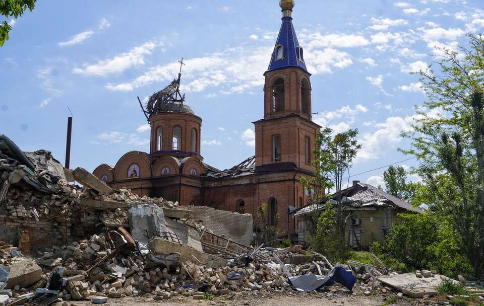  Zniszczenia powstałe w wyniku ataku wojsk rosyjskich w miejscowości Orichiw w obwodzie zaporoskim / autor: PAP/Alena Solomonova