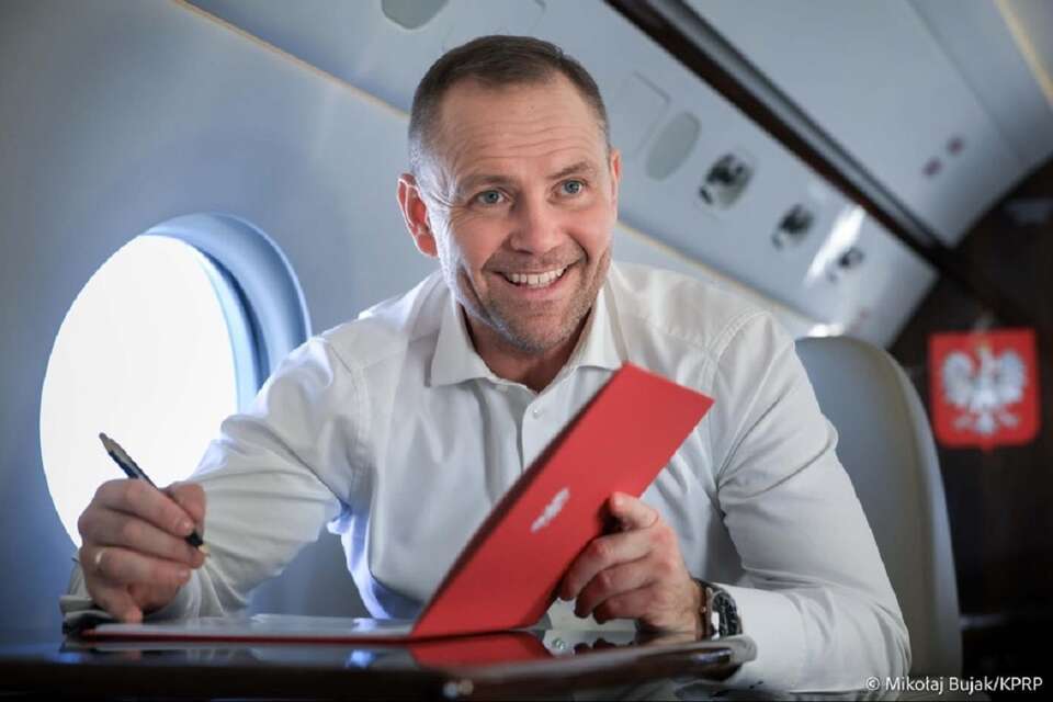 Prezydent RP Karol Nawrocki podczas lotu do Dallas / autor: Mikołaj Bujak/KPRP