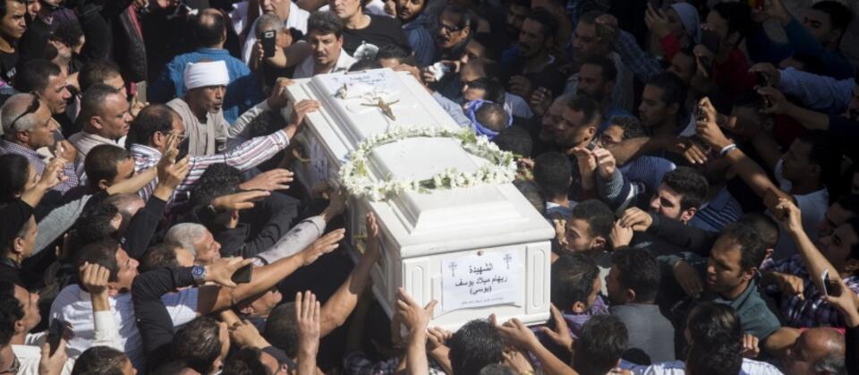 Pogrzeb Koptów zamordowanych przez Państwo Islamskie / autor: PAP/EPA