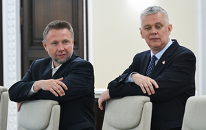 Marcin Kierwiński i Tomasz Siemoniak / autor:  PAP/Radek Pietruszka