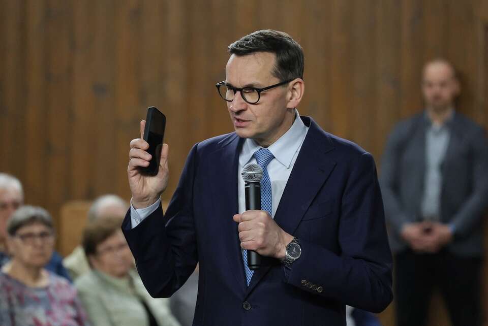 Wiceprezes Prawa i Sprawiedliwości Mateusz Morawiecki podczas spotkania z mieszkańcami w Wyszkowie. / autor: PAP/Paweł Supernak