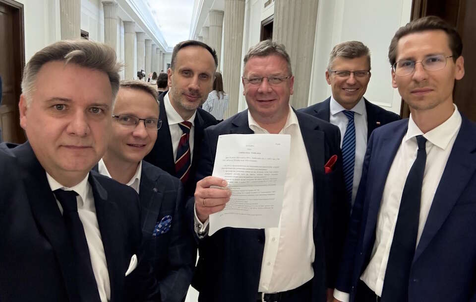 Politycy PiS  / autor: X: @mwojcik_/https://x.com/mwojcik_/status/1948695806434848917/photo/1