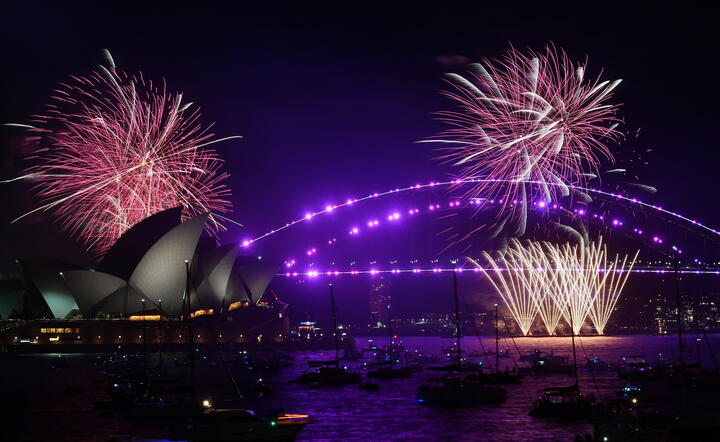 przywitanie Nowego Roku 2022 w stolicy. Australii / autor: fotoserwis PAP