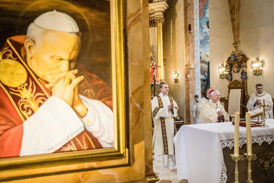 Uroczysta Msza św. w 102. rocznicę urodzin św. Jana Pawła II / autor: PAP/Art Service 2