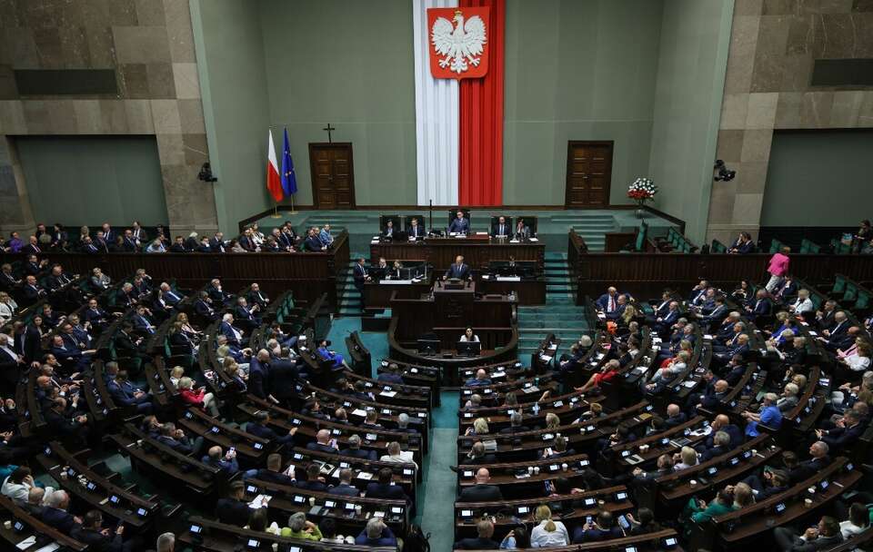 Posłowie na sali obrad Sejmu / autor: PAP/Rafał Guz