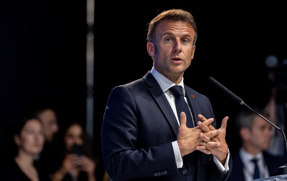 Prezydent Francji Emmanuel Macron / autor: PAP/EPA/MARTIN DIVISEK