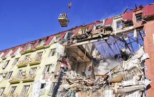 Zniszczenia powstałe w wyniku rosyjskiego ataku w Odessie. / autor: PAP/Alena Solomonova