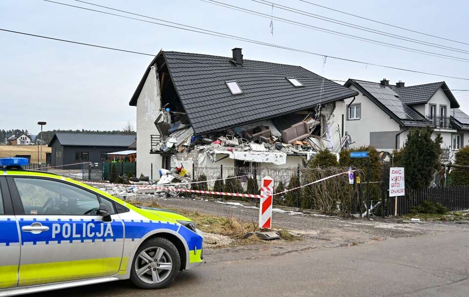 Zniszczony w wyniku wybuchu dom jednorodzinny w miejscowości Brzezinki pod Kielcami / autor: PAP/Piotr Polak