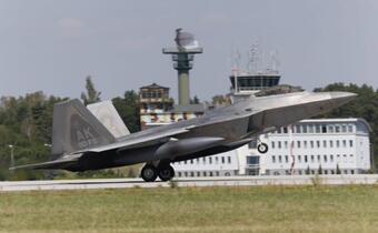 Myśliwce F-22 Raptor wylądowały w Łasku