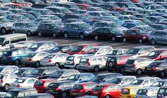 Sprzedawcy aut: Polacy wolą złom