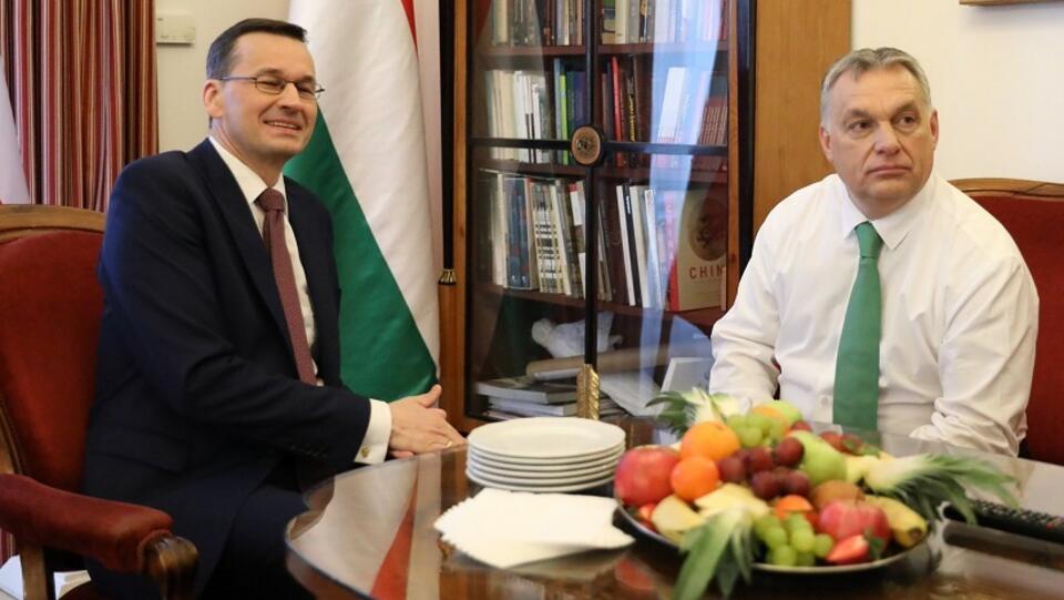 Premierzy Polski Mateusz Morawiecki i premier Węgier Viktor Orban / autor: Twitter/Kancelaria Premiera