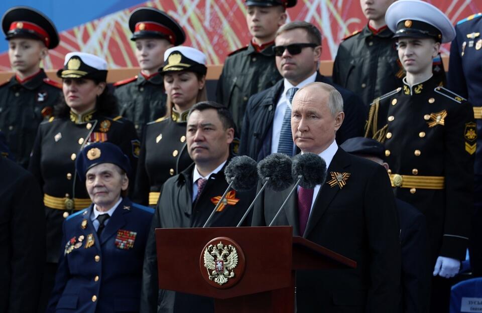 W.Putin podczas parady na Placu Czerwonym w Moskwie, 9 maja / autor: PAP/EPA/GAVRIIL GRIGOROV / SPUTNIK / KREMLIN POOL
