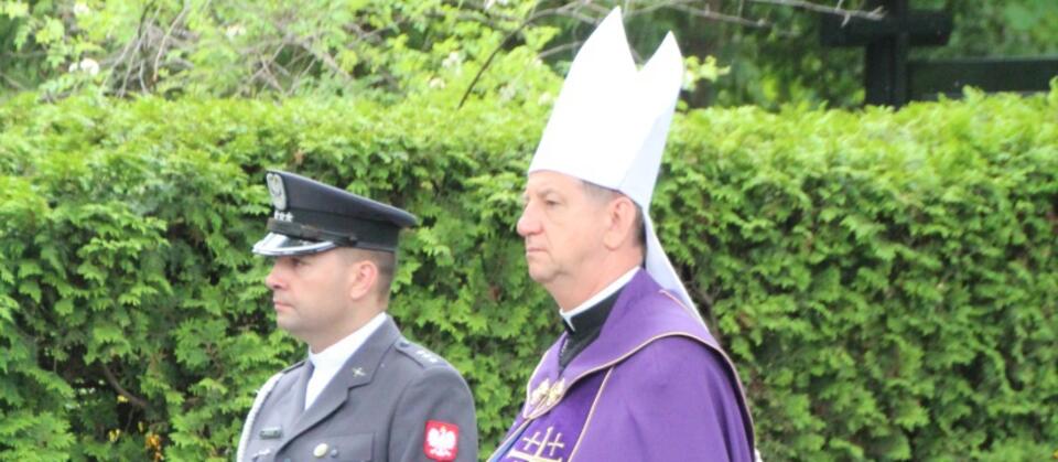 Biskup polowy WP gen. bryg. Józef Guzdek / autor: Fratria