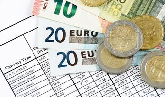 Morawiecki: przyjęcie euro przez Polskę można rozważyć za 10-20 lat
