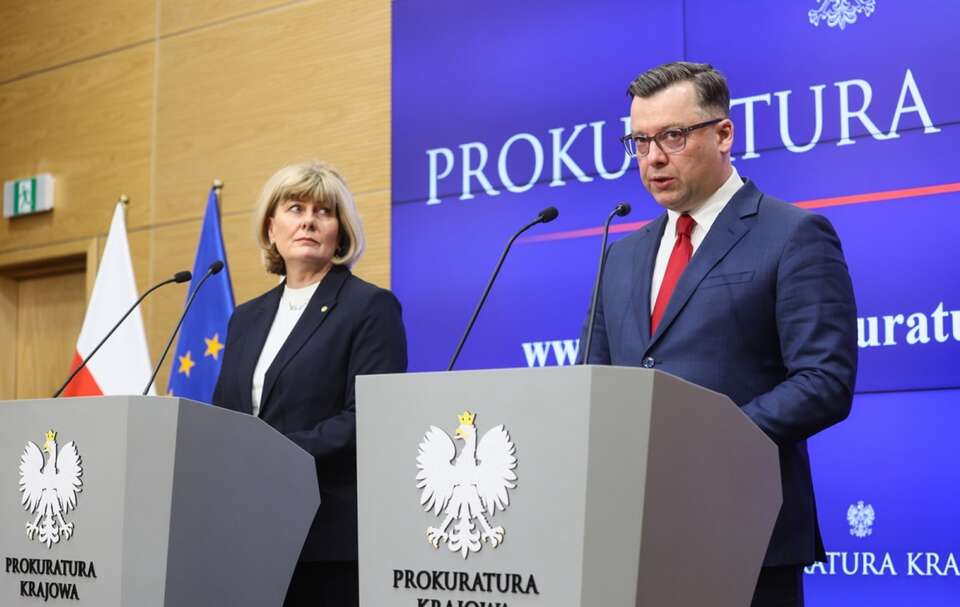 Prok. Anna Adamiak i prok. Przemysław Nowak / autor: PAP/Leszek Szymański