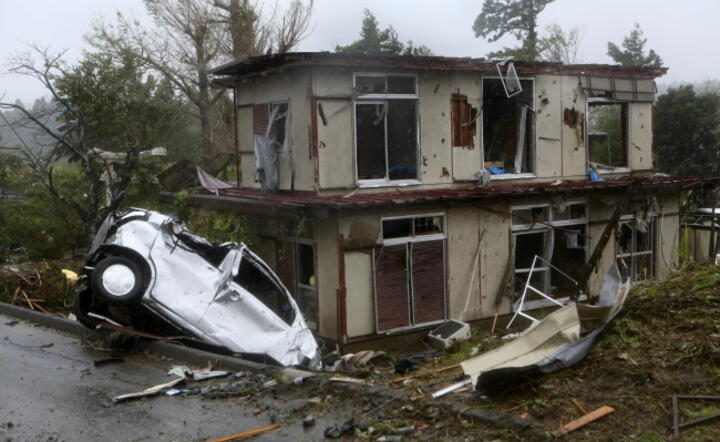 Zniszczone domy w okoliach Tokio / autor: PAP/EPA/JiJi Press