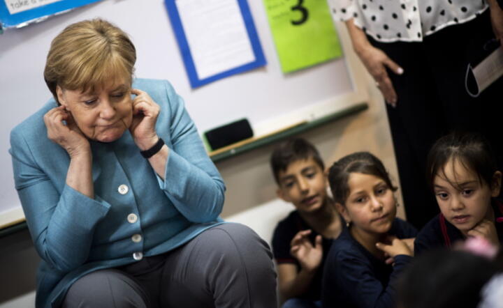 Kanclerz Angela Merkel w szkole na przedmieściach Bejrutu w trakcie wizyty w Libanie / autor: fot. PAP/EPA/EPA/CHRISTIAN BRUNA