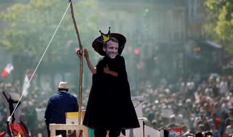 Macron panikuje na łamach niemieckiej gazety