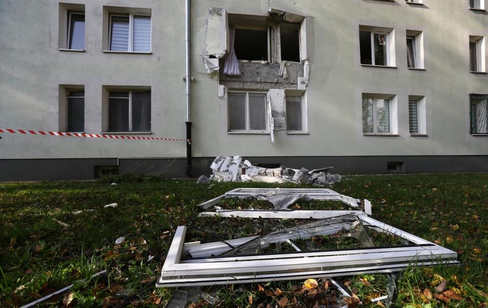 Zniszczenia po wybuchu w jednym budynków mieszkalnych przy ul. Konduktorskiej w Warszawie / autor: PAP/Rafał Guz