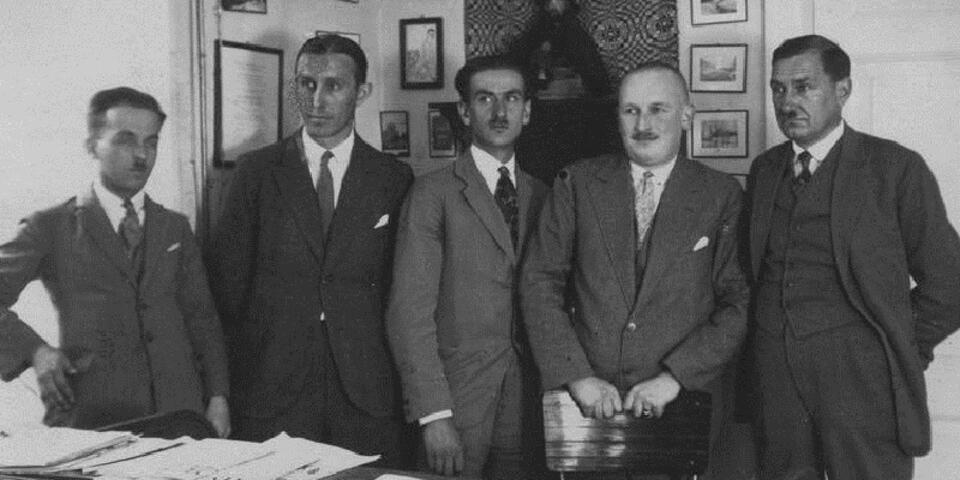 Od prawej: Bolesław Wit-Święcicki, Witold Tatrzański, Józef Mackiewicz, Kazimierz Luboński, Hartung/fot. Wikimedia Commons