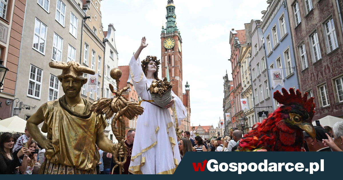 Pod znakiem koguta. Najstarsze targowisko w Polsce