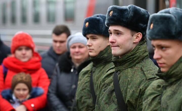 Rosyjska armia powołuje 134,5 tys. poborowych. / autor: Clear Blue See/ Twitter