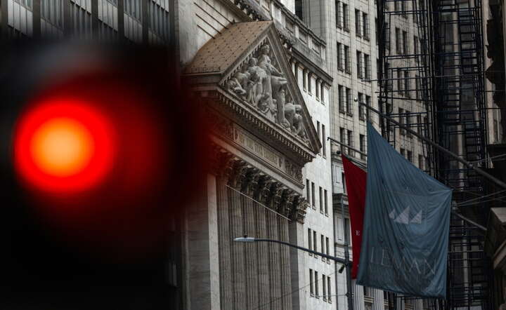 Na rynkach utrzymuje się lekki dystans do ryzyka