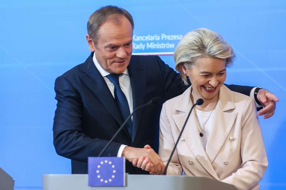 Premier RP Donald Tusk (L) i szefowa Komisji Europejskiej Ursula von der Leyen (P) podczas konferencji prasowej po spotkaniu w KPRM w Warszawie / autor: Fratria