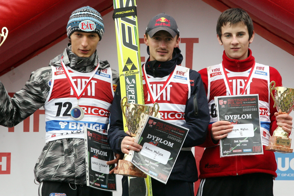 Grzegorz Miętus w 2009 r. (z prawej). Obok Adam Małysz i Łukasz Rutkowski (P) / autor: PAP/Grzegorz Momot