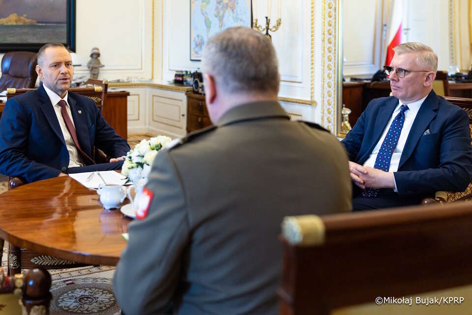 Na zdjęciu prezydent Karol Nawrocki, szef BBN prof. Sławomir Cenckiewicz i gen. Wiesław Kukuła / autor: KPRP/Mikołaj Bujak