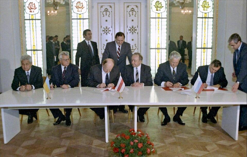 Ceremonia podpisania porozumienia białowieskiego / autor: RIA Novosti/commons.wikimedia.org/CC BY-SA 3.0