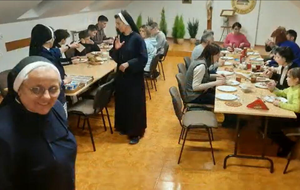W 924 domach zakonnych w Polsce i 98 na Ukrainie siostry zakonne udzielają pomocy duchowej, psychologicznej, medycznej i materialnej. / autor: Archiwum prywatne 