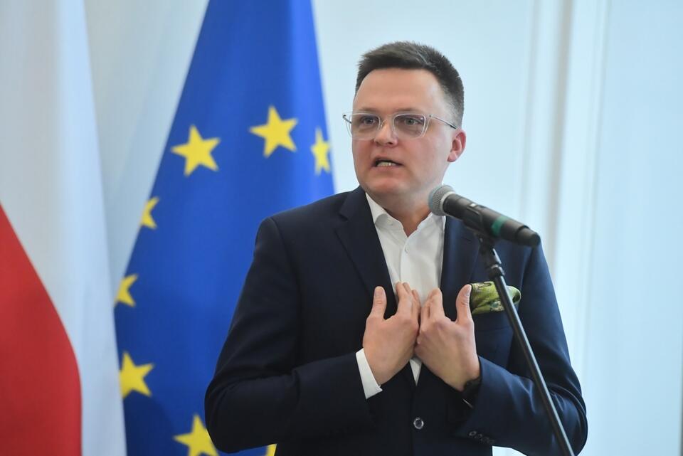 Lider Polski 2050 Szymon Hołownia podczas wspólnej konferencji prasowej z prezesem PSL Władysławem Kosiniakiem-Kamyszem w Senacie w Warszawie. / autor: PAP/Piotr Nowak