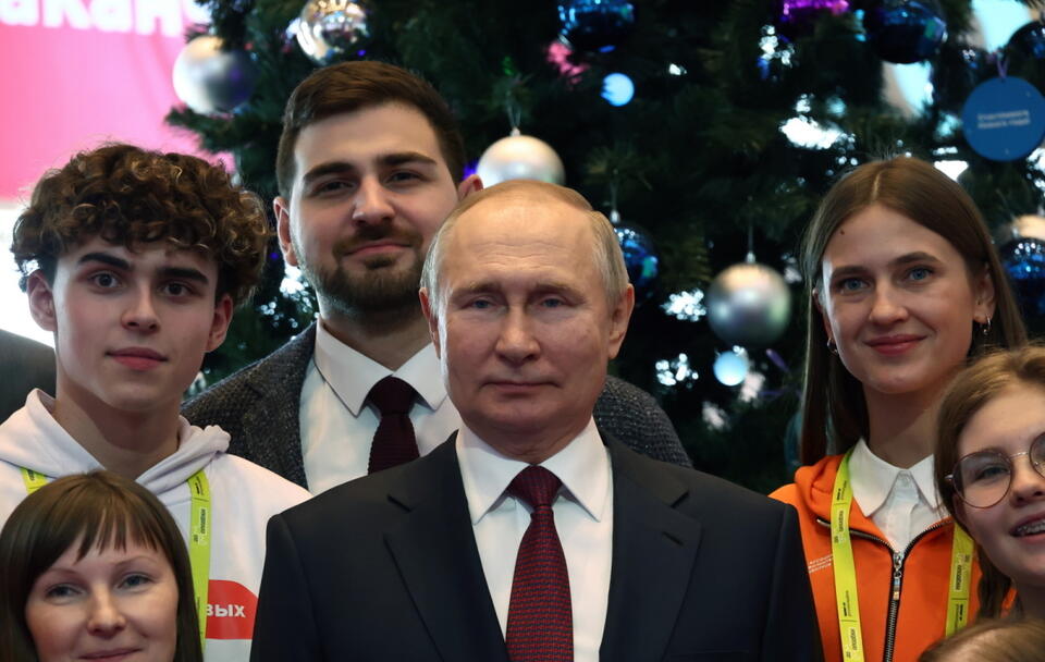 Putin podczas spotkania z młodzieżą / autor: PAP/EPA