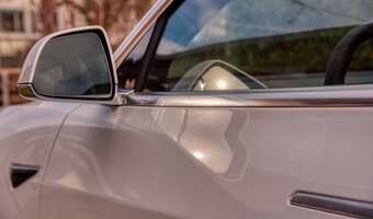 Klamki w samochodzie muszą być widoczne