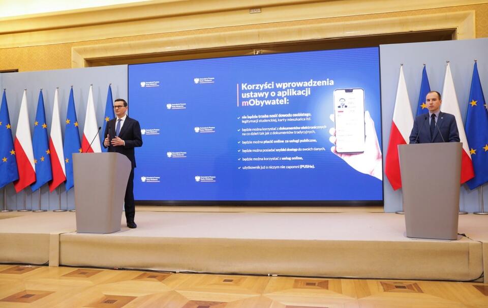 Premier Mateusz Morawiecki i minister Adam Andruszkiewicz na konferencji prasowej / autor: PAP/Albert Zawada