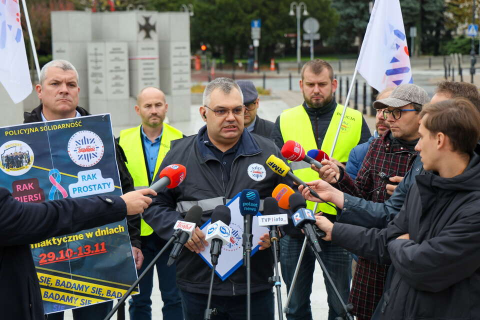 protest przed Sejmem  / autor: PAP/Paweł Supernak