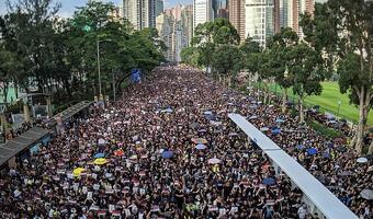 Hongkong: Protesty nie ustają. Aresztowania w centrum handlowym