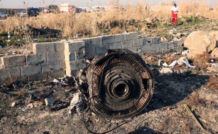 Media spekulują na temat katastrofy samolotu ukraińskich linii lotniczych  / autor: PAP/EPA/ABEDIN TAHERKENAREH