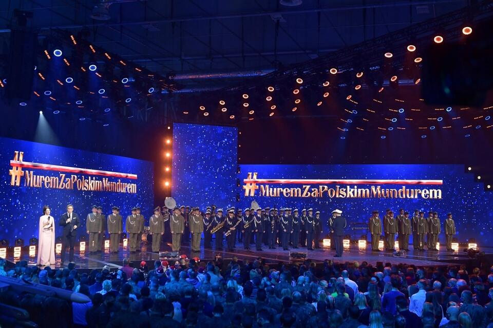 Koncert #MuremZaPolskimMundurem / autor: PAP/Przemysław Piątkowski