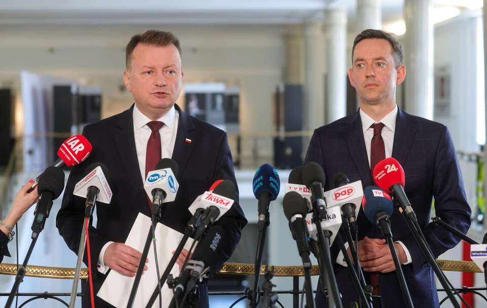 Mariusz Błaszczak i Marcin Ociepa / autor: PAP/Rafał Guz