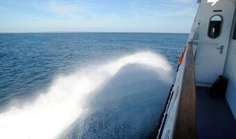 Prom zawracał dwa razy przez emigrantów