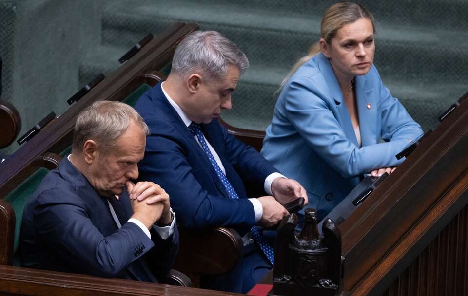 SONDAŻ. Polacy negatywnie oceniają rząd Donalda Tuska!