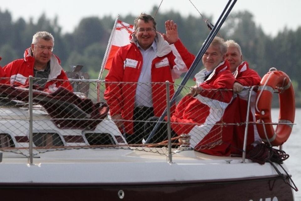 Jan Dworak i Bronisław Komorowski na Mazurach, fot. PAP