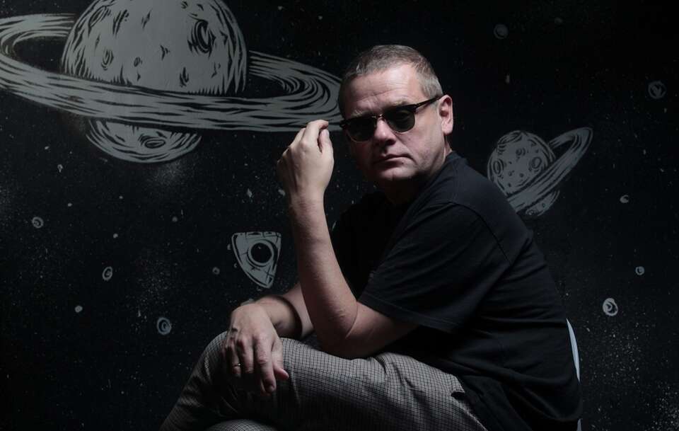 Kazik Staszewski przeprasza za kompromitację podczas koncertu. / autor: Fratria