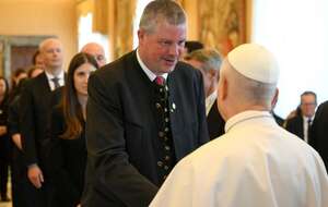 Audiencja dla przedstawicieli Fundacji im. Edith Haberland-Wagner i bawarskiego browaru Augustiner / autor: Vatican Media