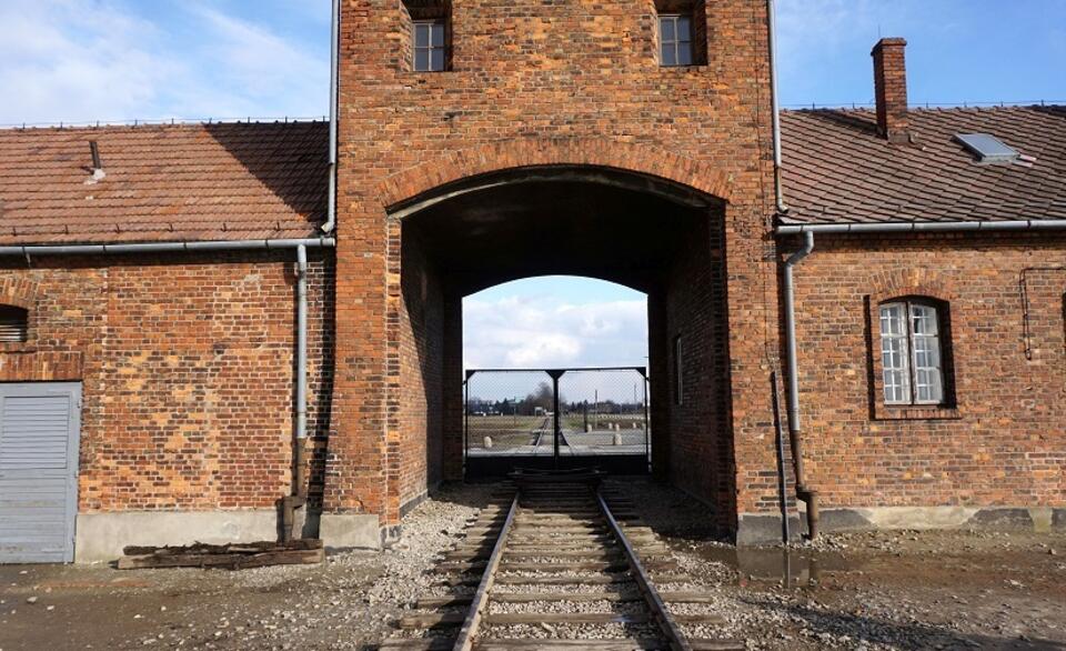 Auschwitz - Birkenau - były niemiecki nazistowski obóz zagłady / autor: Fratria
