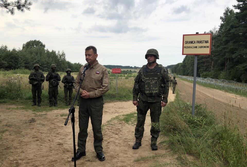 Szef MON na granicy polsko-białoruskiej: To atak na Polskę / autor: Twitter/MON