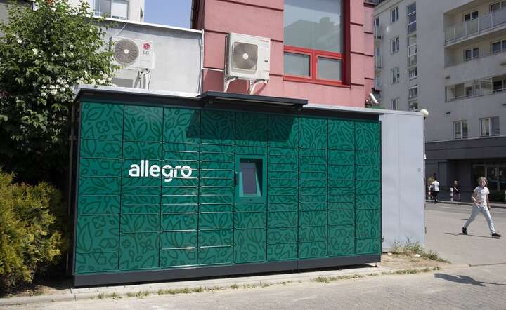 Automat paczkowy Allegro. Czy firma preferuje nieuczciwie swoje urządzenia? / autor: Fratria / Andrzej Wiktor